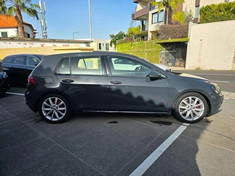 Usado VW Golf VII 105 HP (77 kW) 2013 Cinzento