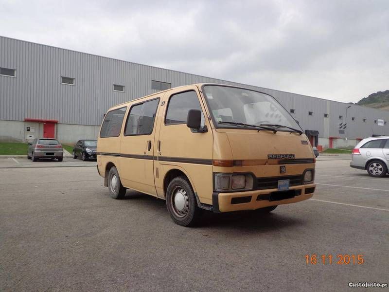 Isuzu midi микроавтобус