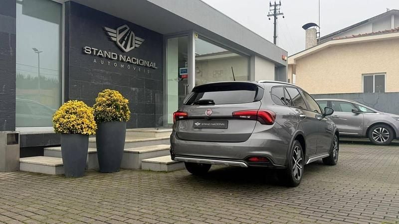 Usado Fiat Tipo Cross 101 HP (74 kW) 2022 Cinza Carrinha