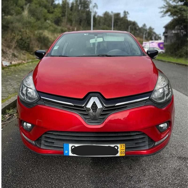 Usado Renault Clio IV 90 HP (66 kW) 2017 Vermelho Citadino