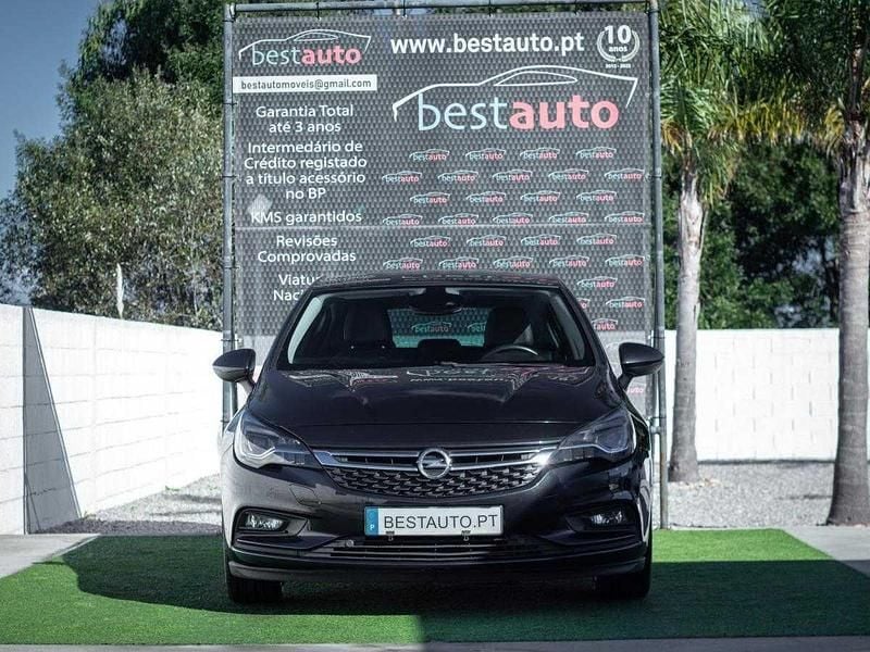 Preto Usado 2015 Opel Astra Innovation | € 9.999 (Preço justo) - Imagem 1/4