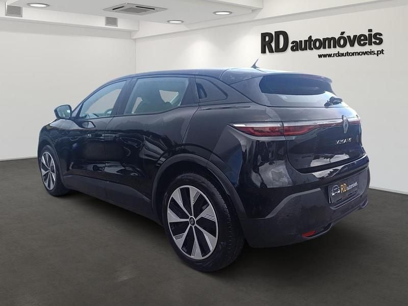 Usado Renault Mégane IV Evolution 95 kW (130 HP) 2024 Preto