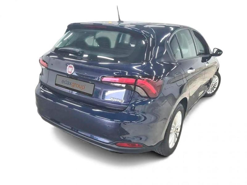 Usado Fiat Tipo Life 95 HP (69 kW) 2021 Azul Sedan