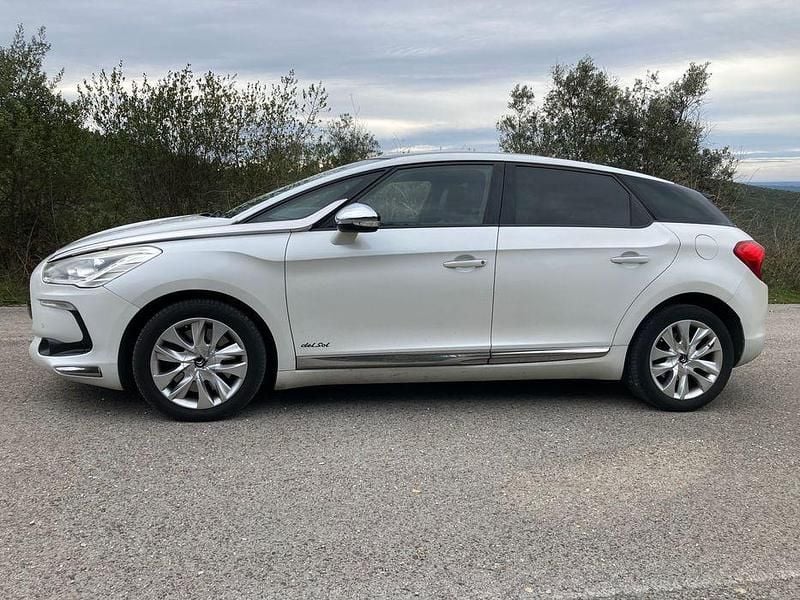 Usado Citroën DS5 200 HP (147 kW) 2013 Citadino