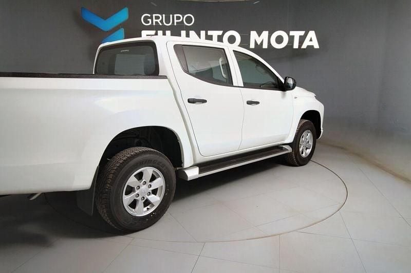 Usado Mitsubishi L200 Invite 150 HP (110 kW) 2022 Branco Pickup