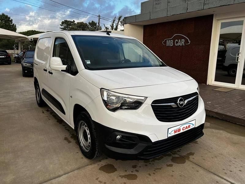 Usado Opel Combo 102 HP (75 kW) 2021 Branco Monovolume