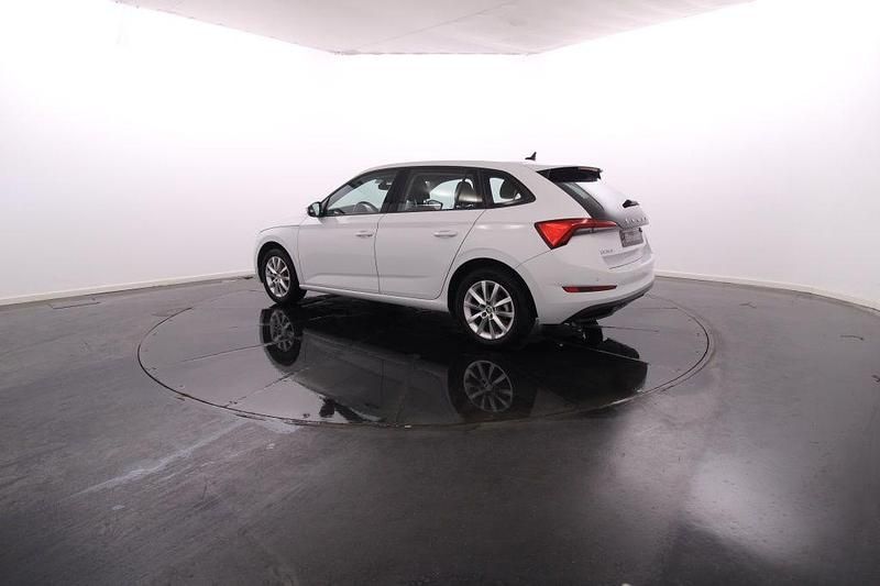 Usado Skoda Scala 95 HP (69 kW) 2022 Branco Citadino