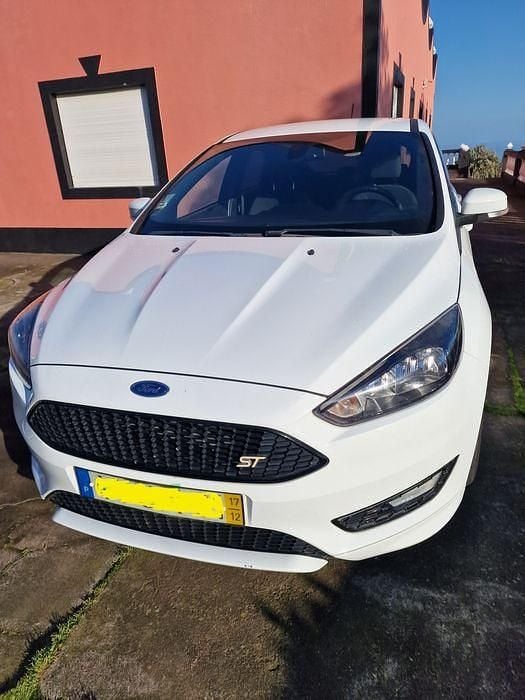 Usado 2017 Ford Focus Sedan | € 12.500 - Imagem 1/4