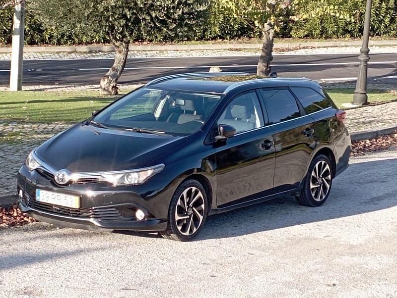Usado Toyota Auris 90 HP (66 kW) 2016 Sedan