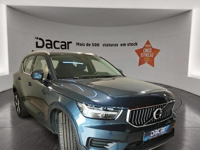 Azul Usado 2020 Volvo XC40 Inscription SUV | € 28.899 - Imagem 1/4