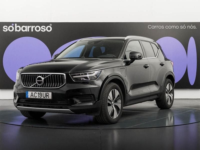 Preto Usado 2020 Volvo XC40 Momentum SUV | € 29.990 (Preço justo) - Imagem 1/4