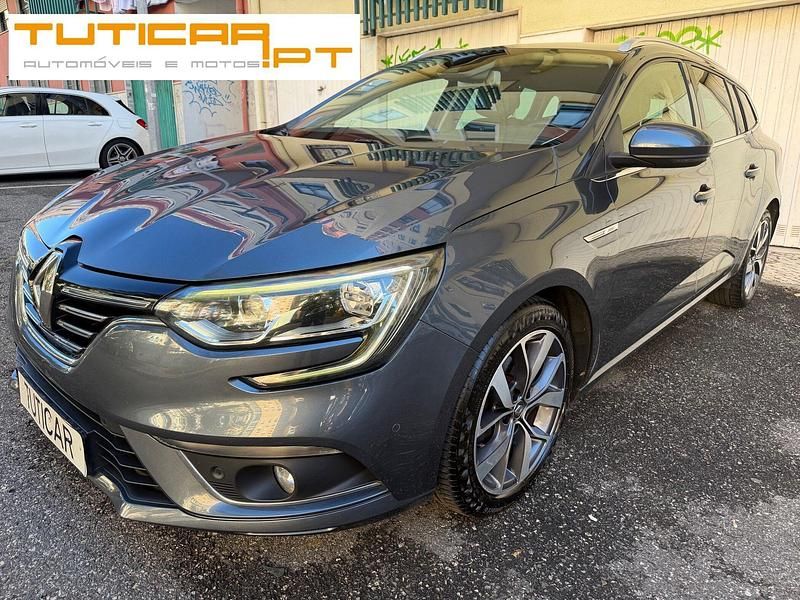 Cinza Usado 2016 Renault Mégane GrandTour Bose Edition Carrinha | € 11.900 - Imagem 1/4
