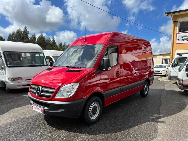 Vermelho Usado 2011 Mercedes Sprinter Van | € 17.500 - Imagem 1/4