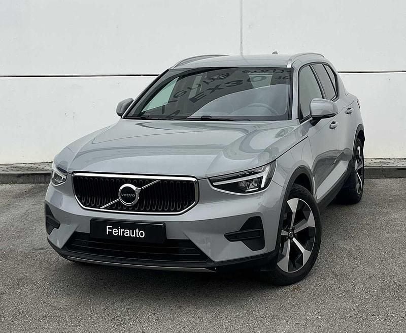 Prateado Usado 2026 Volvo XC40 SUV | € 37.500 - Imagem 1/4