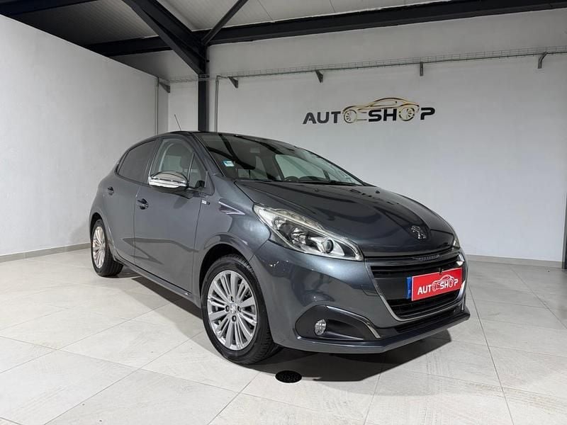 Cinza Usado 2016 Peugeot 208 Allure Citadino | € 7.990 (Super Preço) - Imagem 1/4