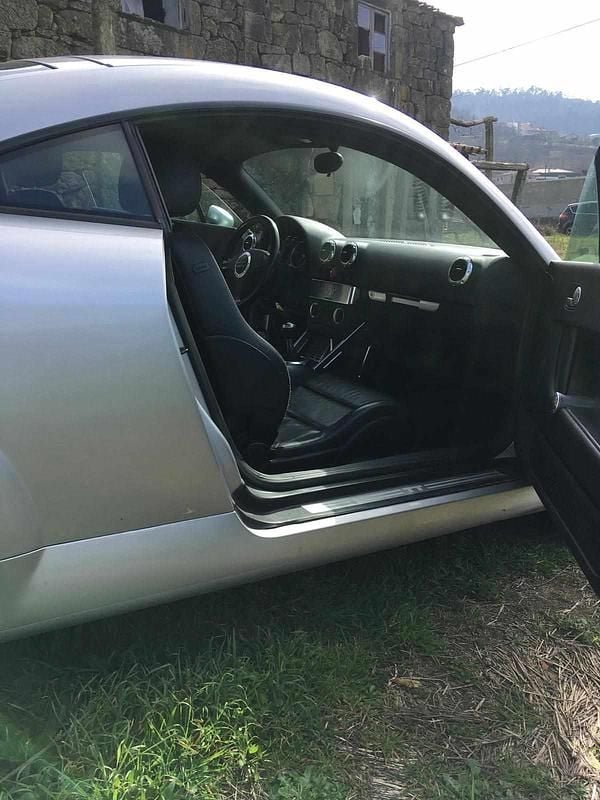 Usado Audi TT 179 HP (131 kW) 2003 Cinzento Coupé