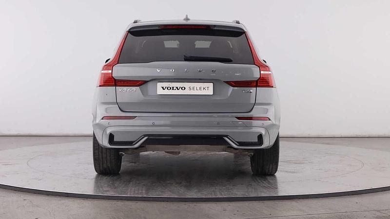 Usado Volvo XC60 349 HP (256 kW) 2025 Prateado SUV