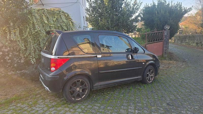 Usado 2006 Peugeot 1007 Monovolume | € 1.850 - Imagem 1/4