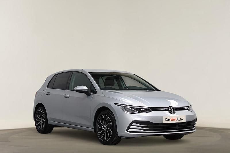 Cinzento Usado 2023 VW Golf VIII Life | € 22.490 (Preço justo) - Imagem 1/4