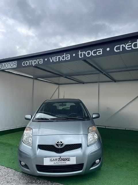 Cinzento Usado 2011 Toyota Yaris Citadino | € 9.250 (Preço justo) - Imagem 1/4