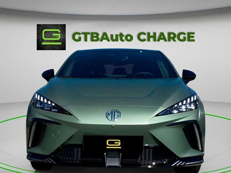 Verde Usado 2023 MG MG4 EV Luxury Citadino | € 39.900 - Imagem 1/4