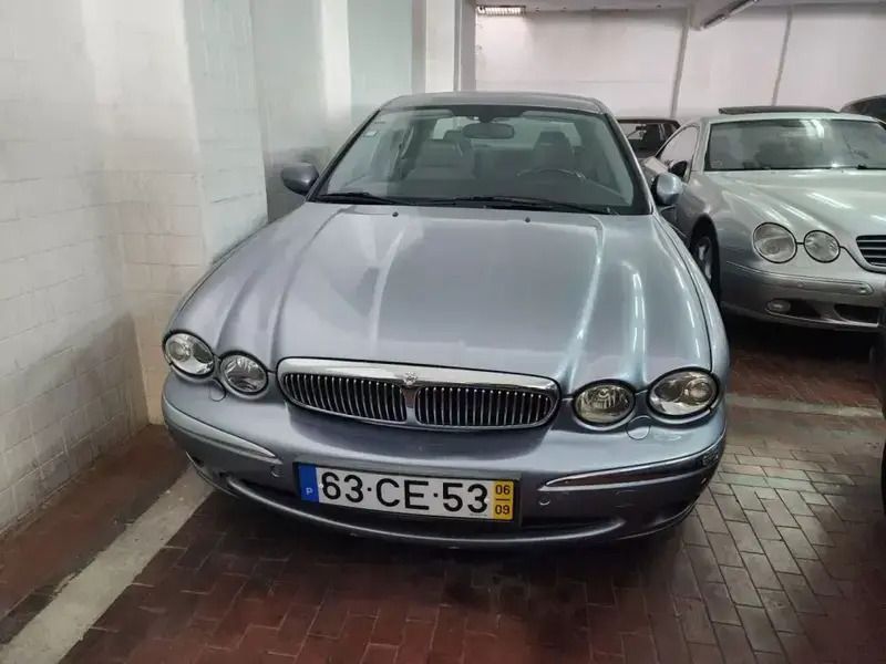 Cinzento Usado 2006 Jaguar X-type Executive Sedan | € 17.500 - Imagem 1/4