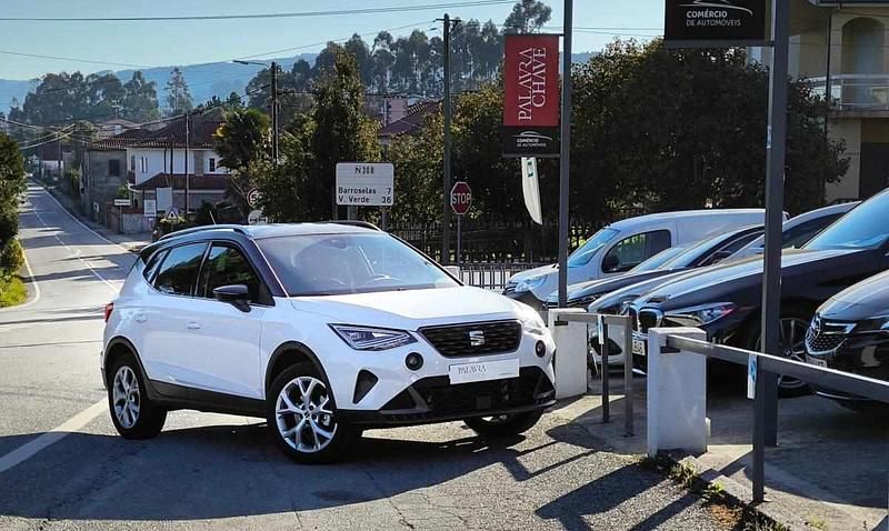Branco Usado 2022 Seat Arona SUV | € 17.750 (Preço justo) - Imagem 1/1