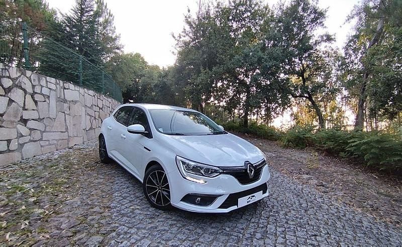Usado 2016 Renault Mégane IV Sedan | € 12.500 (Bom preço) - Imagem 1/4