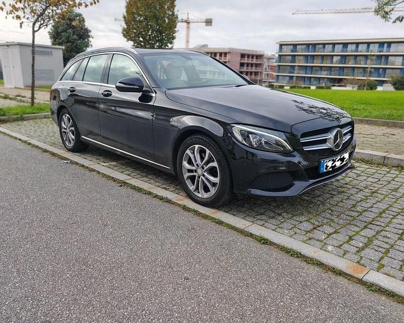 Usado Mercedes C220 Avantgarde 170 HP (125 kW) 2015 Sedan