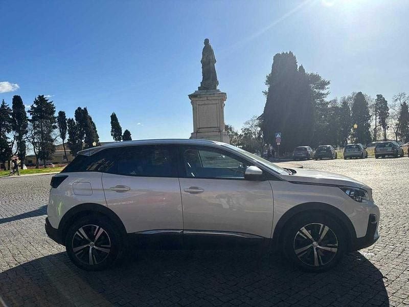 Usado Peugeot 3008 Allure 130 HP (95 kW) 2018 Sedan