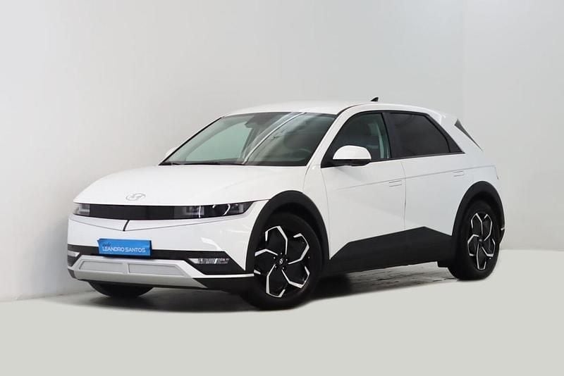 Branco Usado 2023 Hyundai Ioniq 6 Sedan | € 33.500 (Bom preço) - Imagem 1/4