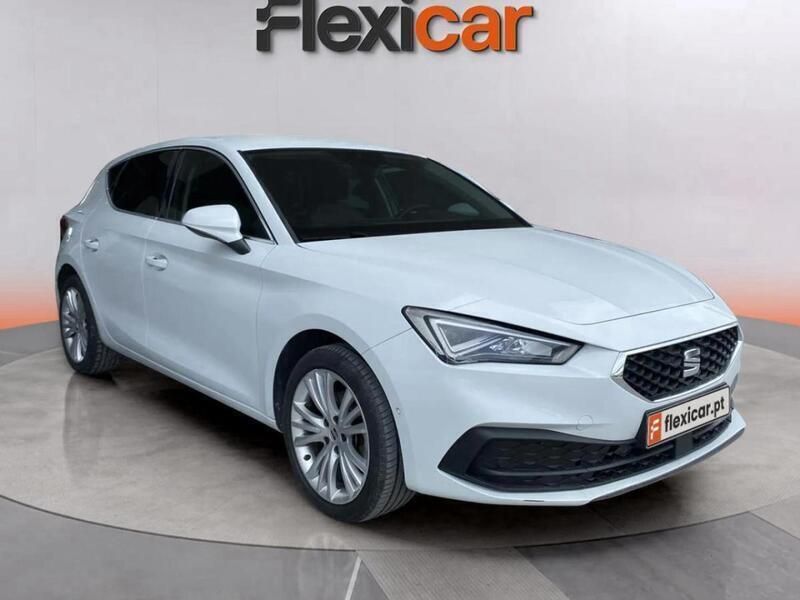 Branco Usado 2021 Seat Leon Style | € 15.380 (Preço justo) - Imagem 1/4