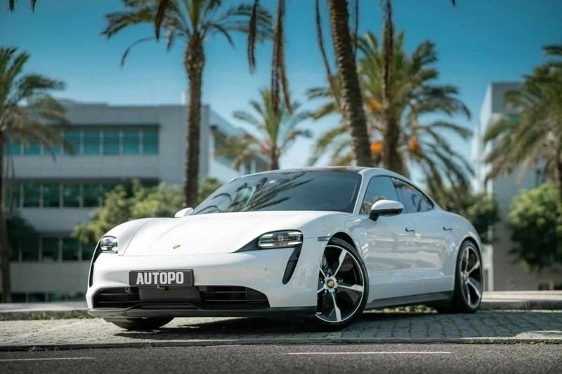 Branco Usado 2020 Porsche Taycan 4S Sedan | € 89.900 - Imagem 1/4