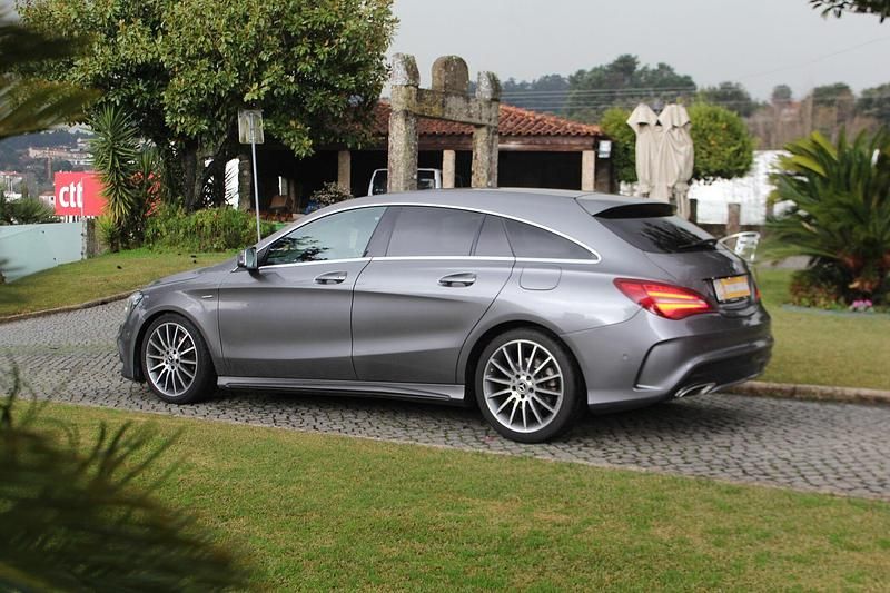 Usado Mercedes CLA200 AMG line 136 HP (100 kW) 2018 Cinza Carrinha