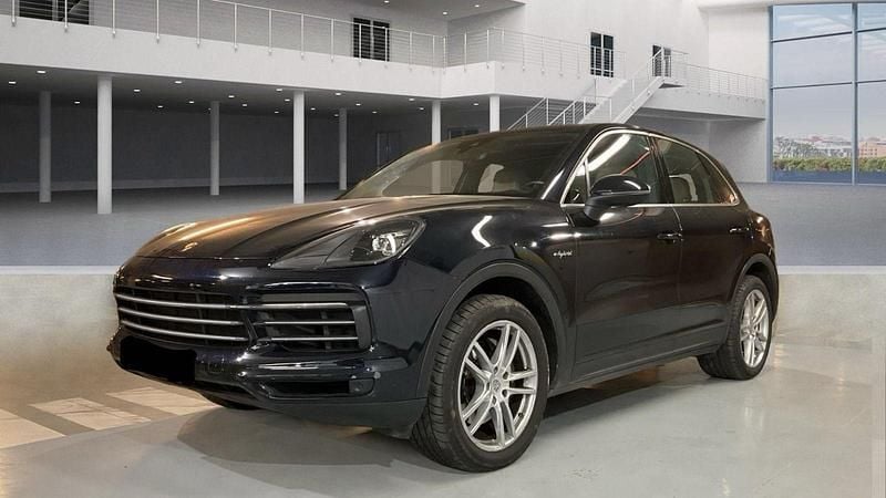 Azul Usado 2019 Porsche Cayenne Platinum Edition SUV | € 65.890 - Imagem 1/4