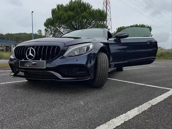 Usado Mercedes C250 204 HP (150 kW) 2016 Azul escuro Coupé