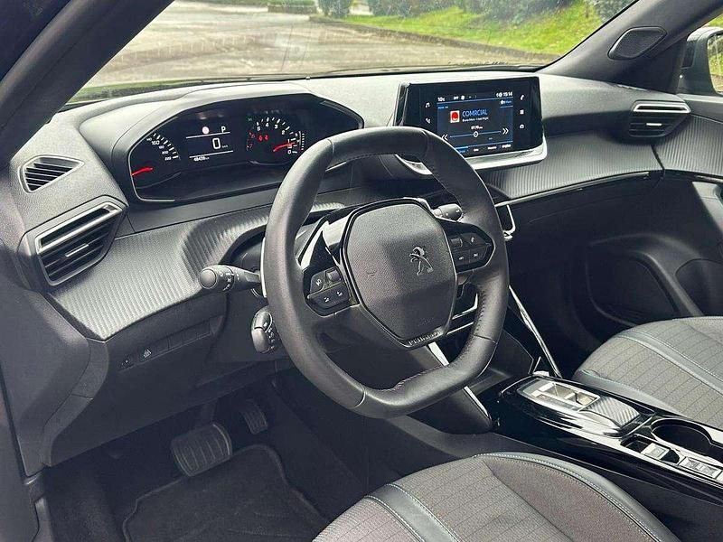 Usado Peugeot 2008 Allure 130 HP (95 kW) 2023 Preto SUV