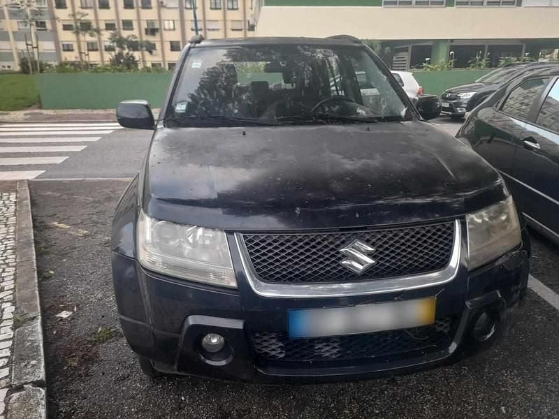 Usado Suzuki Grand Vitara 129 HP (94 kW) 2006 Preto Citadino