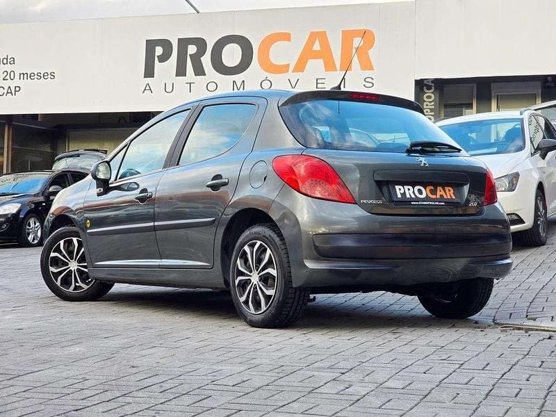 Usado Peugeot 207 95 HP (69 kW) 2008 Cinzento