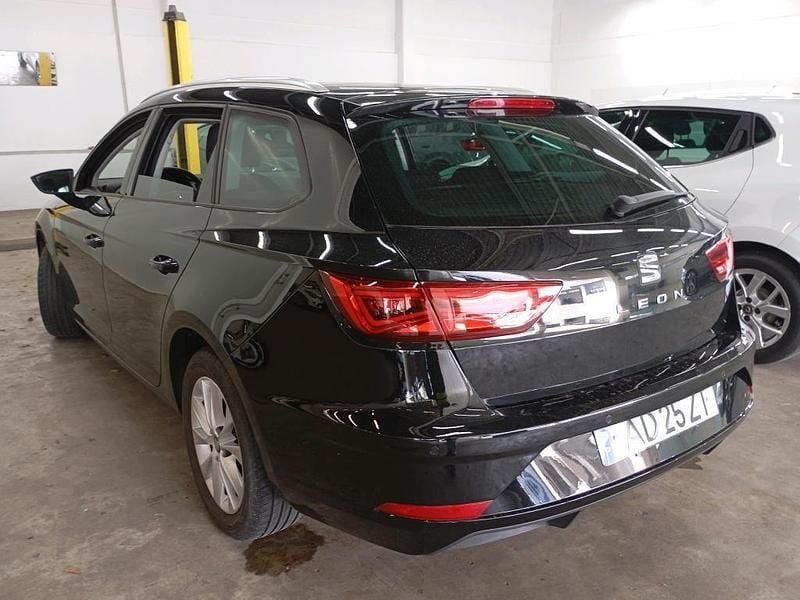Usado Seat Leon ST 115 HP (84 kW) 2020 Preto Carrinha