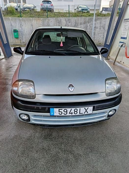 Usado 1998 Renault Clio II Sedan | € 1.600 (Preço justo) - Imagem 1/4