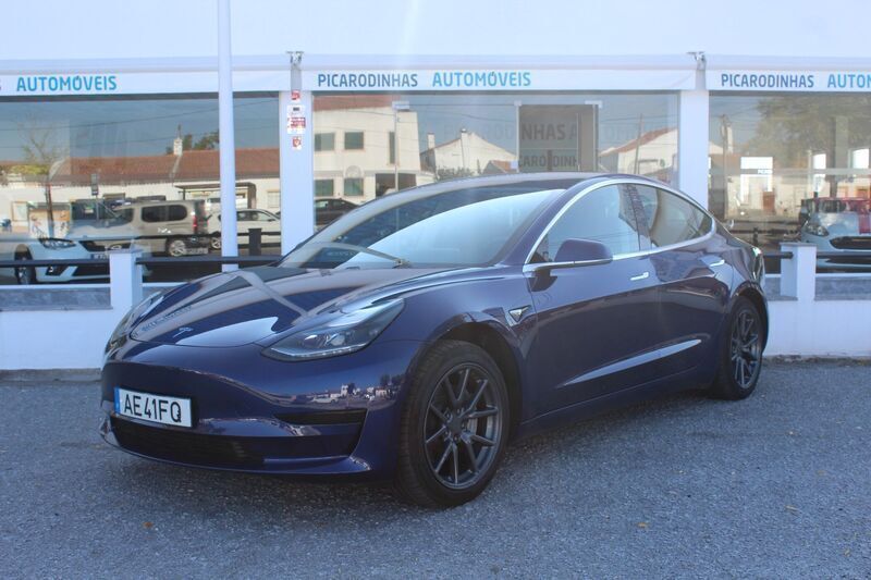 Azul Usado 2020 Tesla Model 3 Sedan | € 29.980 (Caro) - Imagem 1/4