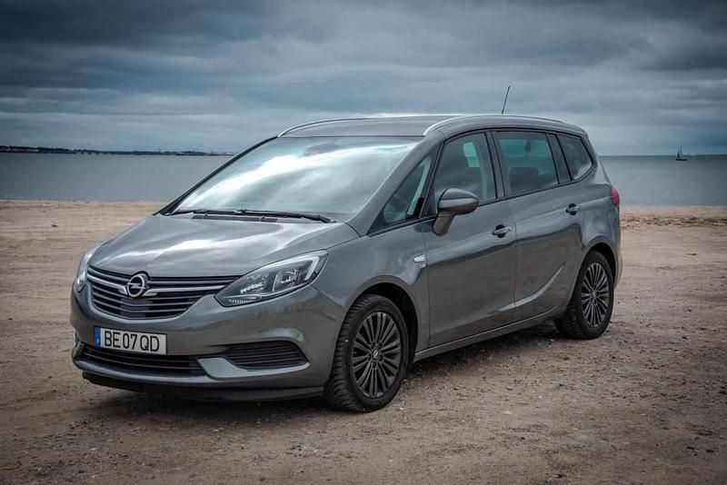 Cinzento Usado 2019 Opel Zafira Life Van | € 15.500 - Imagem 1/4