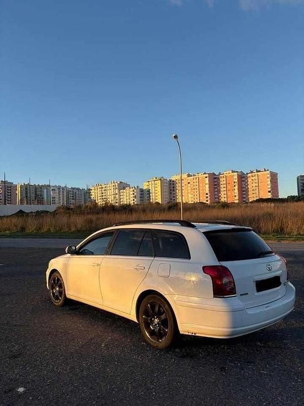 Usado Toyota Avensis 150 HP (110 kW) 2007 Cinzento Carrinha