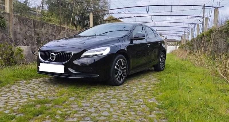 Usado Volvo V40 152 HP (111 kW) 2017 Preto Citadino