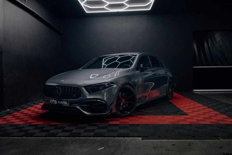 Cinzento Usado 2019 Mercedes A180 | € 26.900 (Caro) - Imagem 1/4
