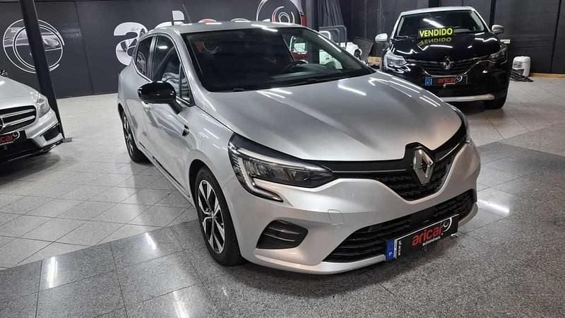 Cinzento Usado 2021 Renault Clio V Citadino | € 14.850 (Preço justo) - Imagem 1/4