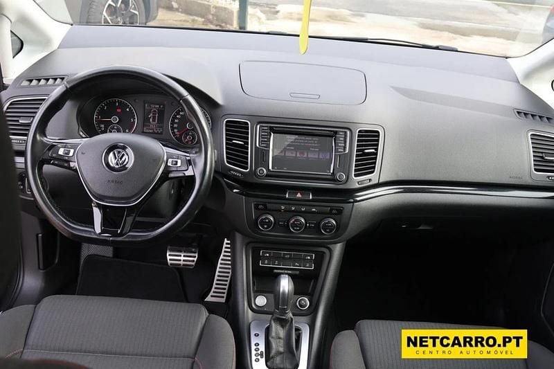 Usado VW Sharan 150 HP (110 kW) 2017 Cinzento Monovolume