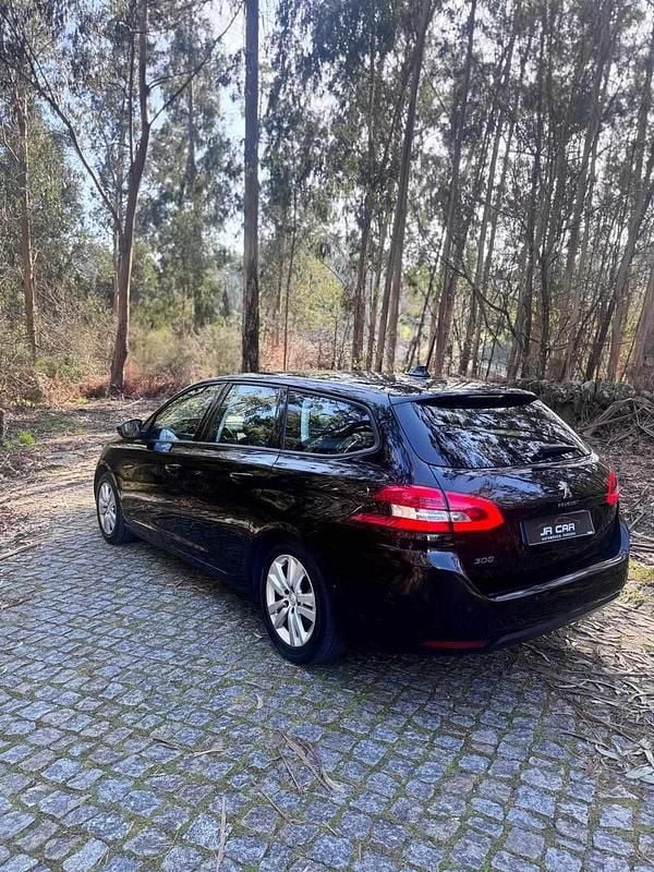 Usado Peugeot 308 SW 130 HP (95 kW) 2019 Preto Carrinha
