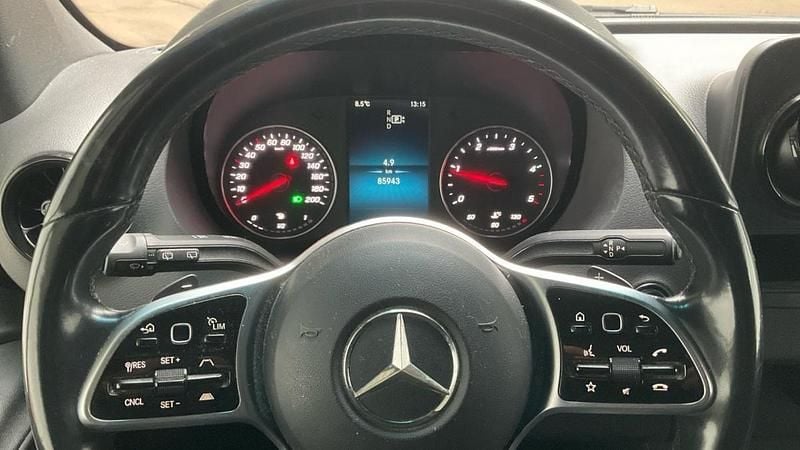 Usado Mercedes Sprinter 143 HP (105 kW) 2019 Preto Van